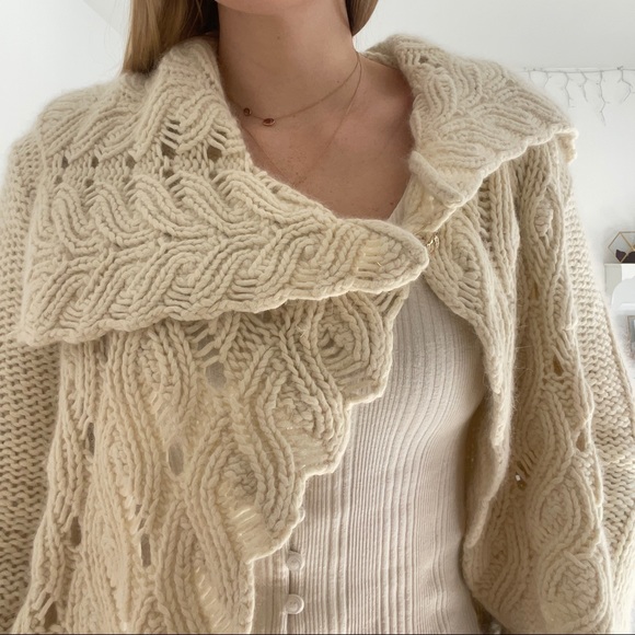 Anthropology sweater. Extremely cozy and soft! Such great quality. Worn twice. - Picture 4 of 7